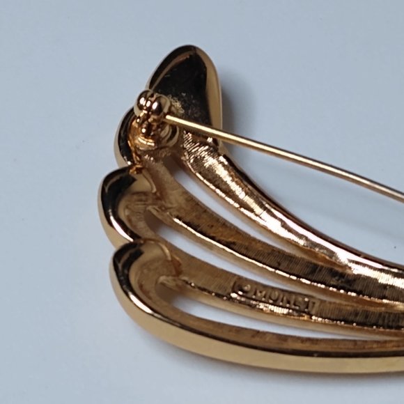 Vintage Monet Decorative Metal Brooch - Picture 12 of 15